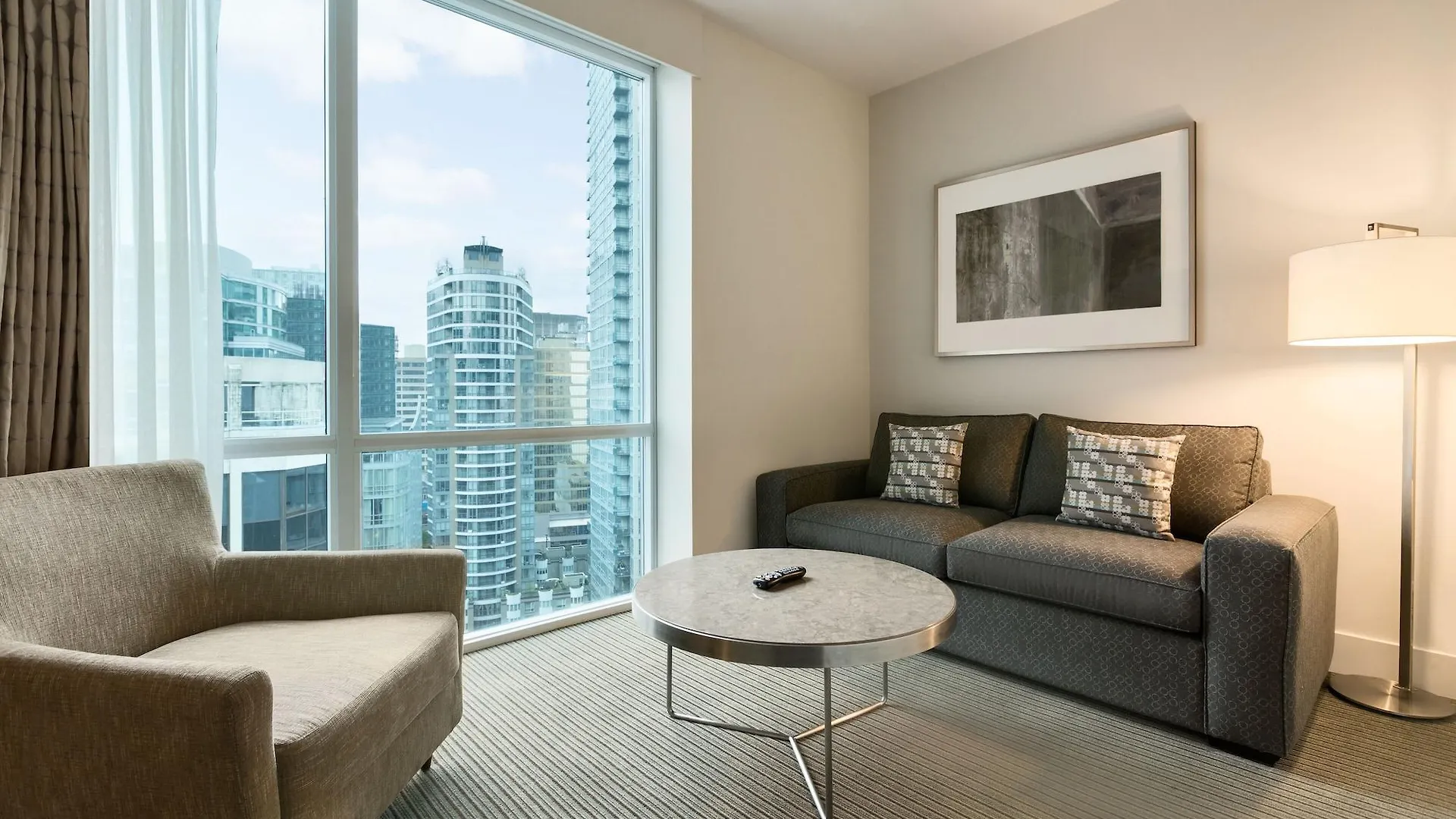 Coast Coal Harbour Vancouver Hotel By Apa 4*,