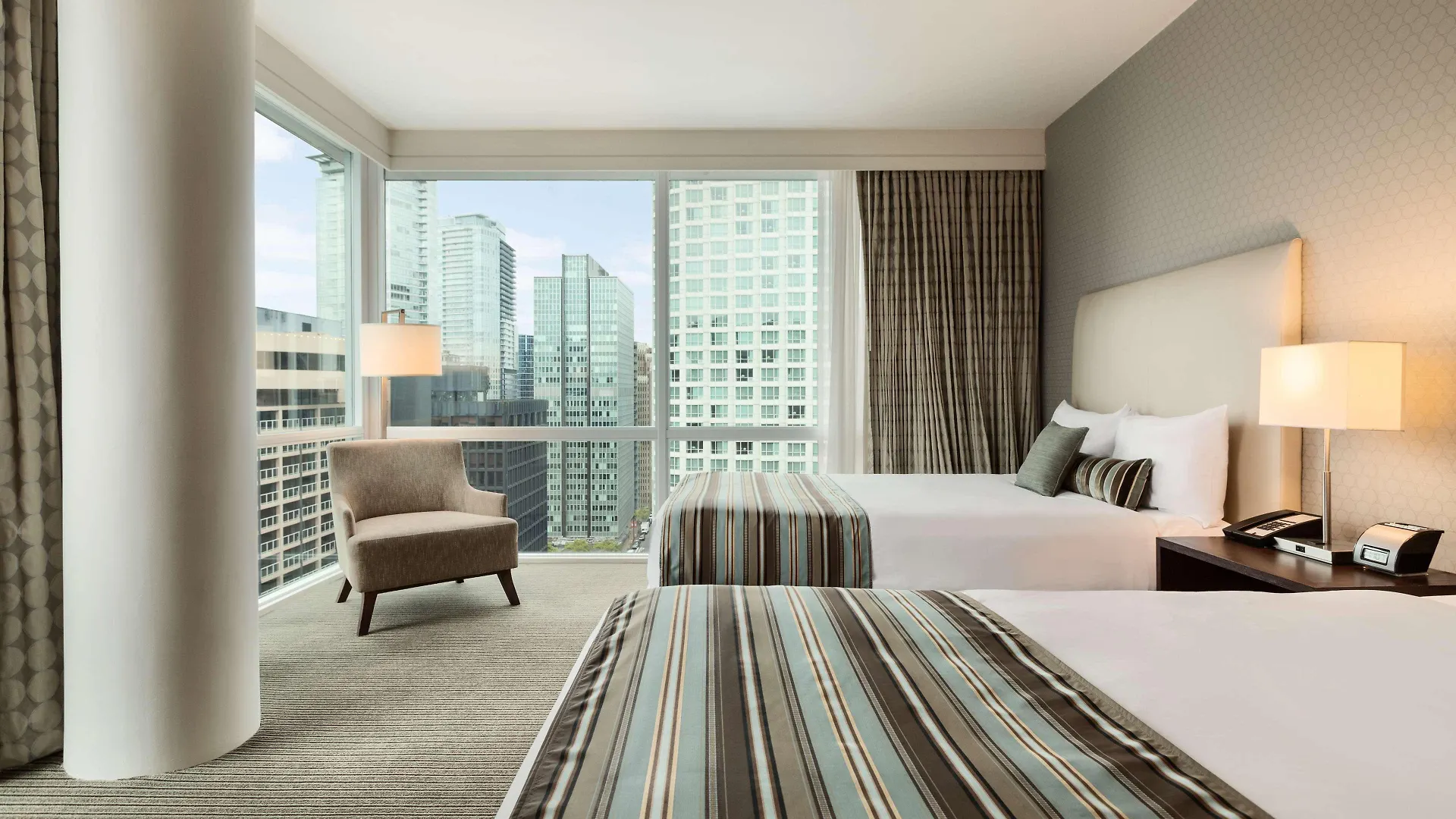 Coast Coal Harbour Vancouver Hotel By Apa
