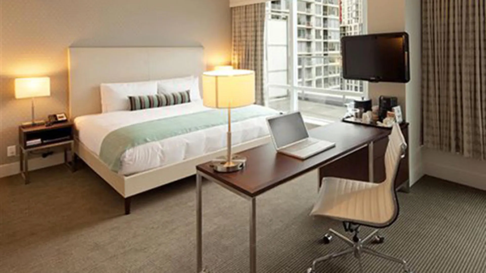 Coast Coal Harbour Vancouver Hotel By Apa