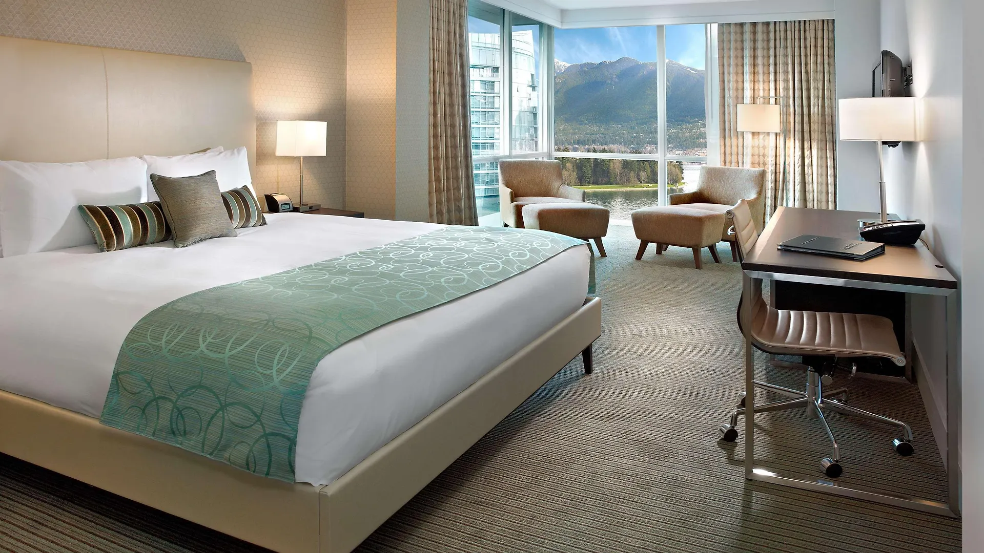 Coast Coal Harbour Vancouver Hotel by APA Canada