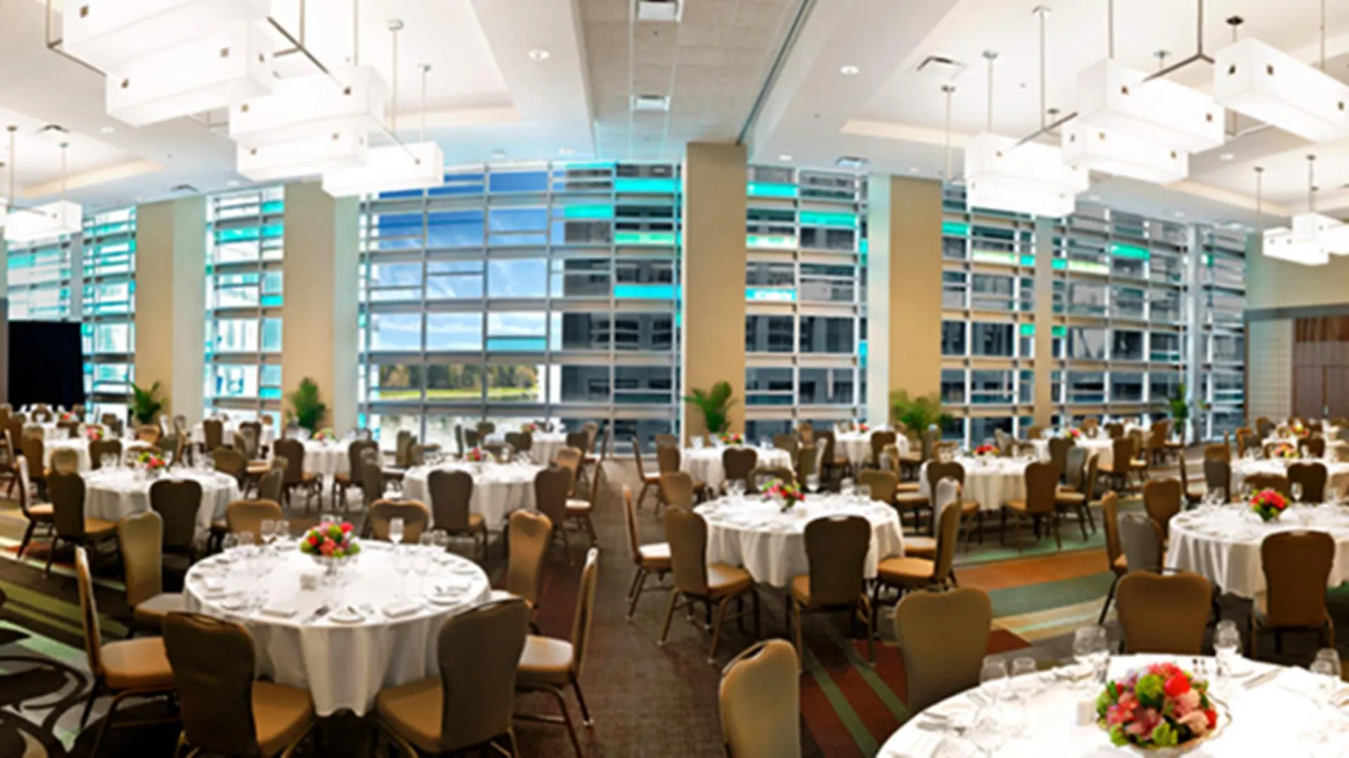 Coast Coal Harbour Vancouver Hotel by APA Canada