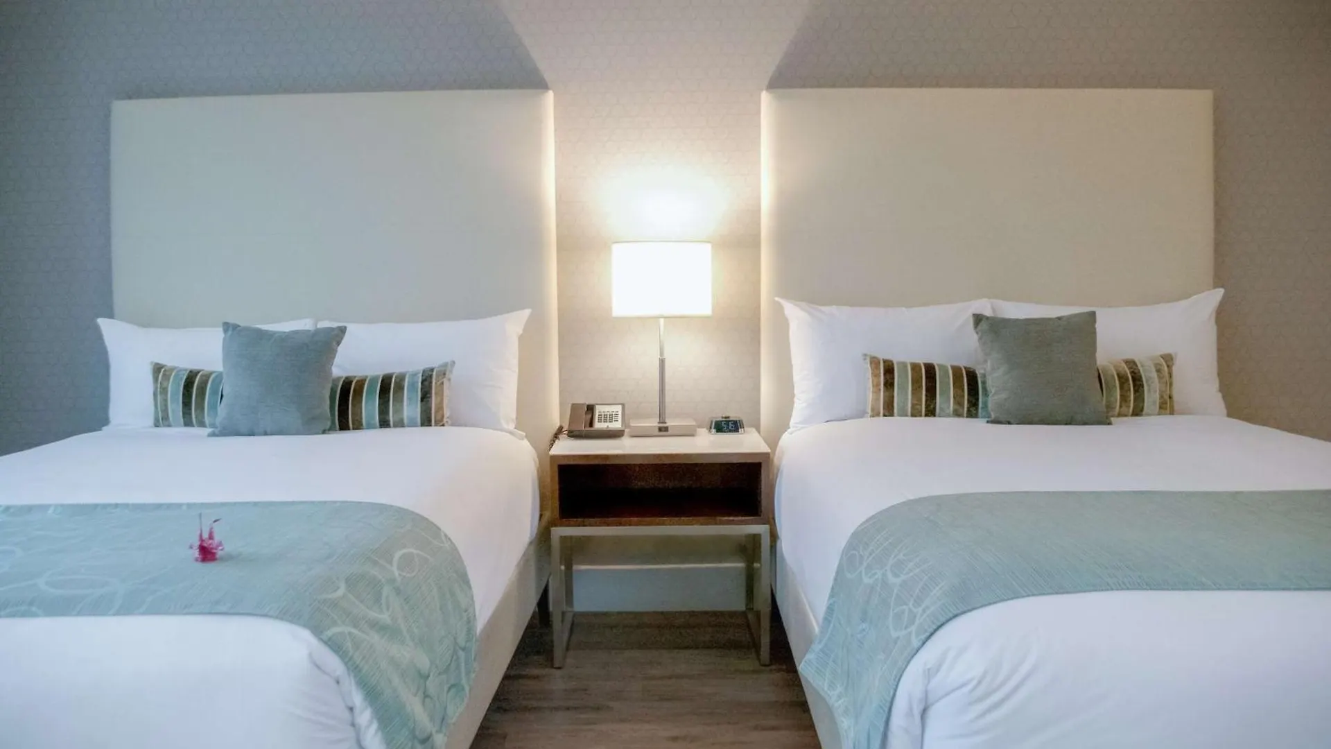 Coast Coal Harbour Vancouver Hotel by APA