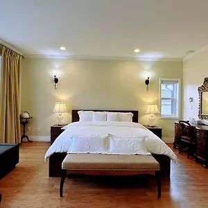 Super Cosy 8bed & 6bath In Heart Near To Airport Vancouver