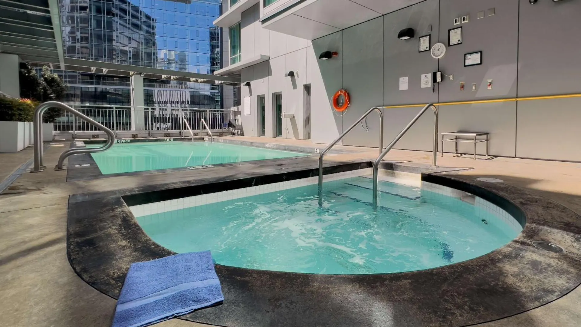 Coast Coal Harbour Vancouver Hotel By Apa