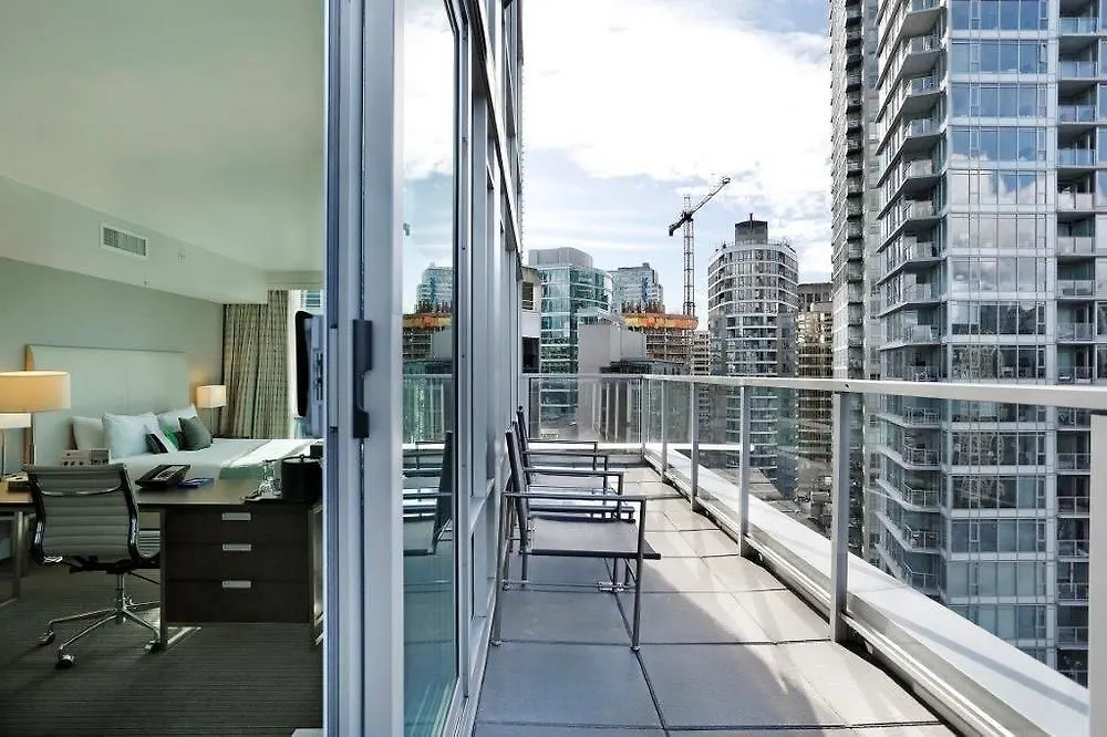Coast Coal Harbour Vancouver Hotel By Apa